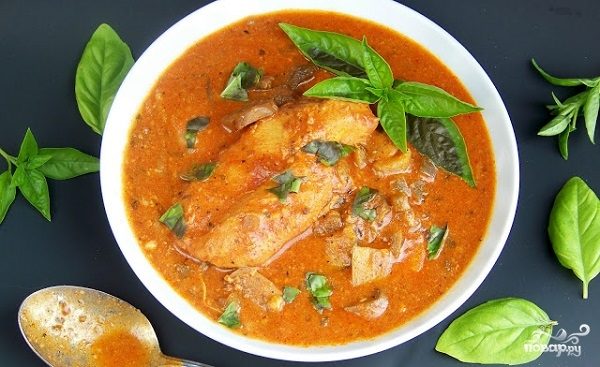 Рецепт Курица в томатно-сметанном соусе