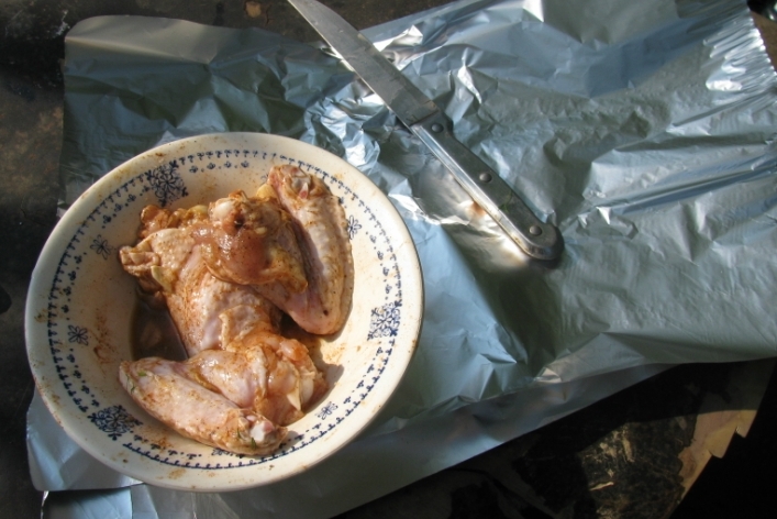 Рецепт Курица на костре в фольге