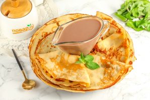 Блинчики с шоколадным соусом
