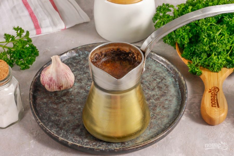 Кофе с чесноком. Израильский кофе с медом и чесноком. Кофе с чесноком и медом. Кофе с чесноком рецепт.