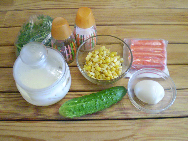 Рецепт Салат из крабовых палочек с огурцом