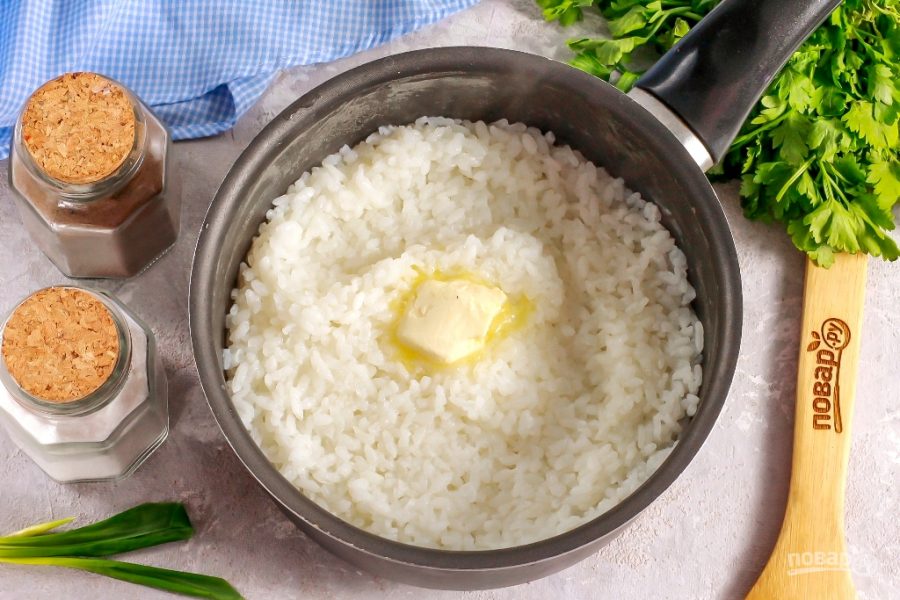 Рис на сковороде рецепт рассыпчатый сливочном масле. Рассыпчатый рис. 200 Грамм отварного риса. Рис отварной рассыпчатый. Вареный рассыпчатый рис.