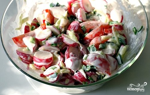 Рецепт Салат с редиской и помидорами