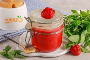 Свежая клубника с сахаром до весны