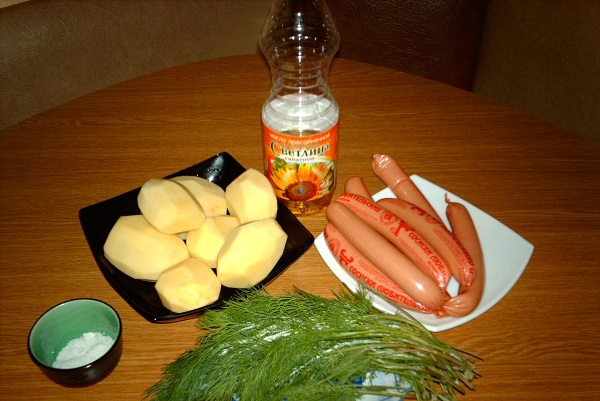 Рецепт Картофель с сосисками в духовке