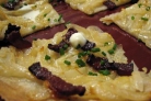 Пирог с беконом и луком