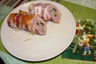 Мясной рулет из свинины с беконом