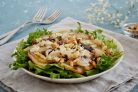 Салат с карамелизированной грушей