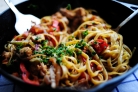 Феттучини с курицей, помидорами и болгарским перцем