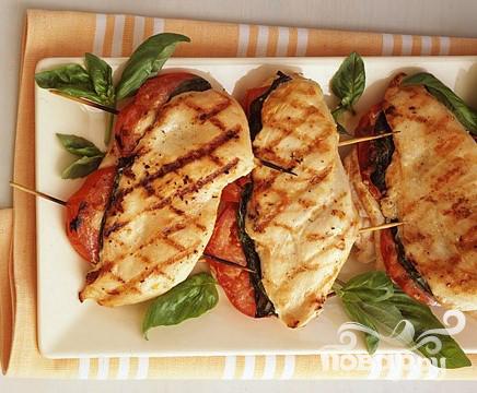 Рецепт Курица с базиликом и помидорами