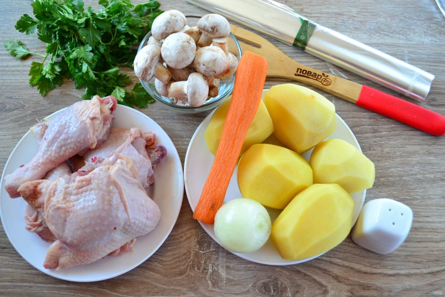 Куриные бедра в рукаве с грибами. Необходимые Ингредиенты для запеченной курицы с картошкой. Из каких частей курицы что готовят.