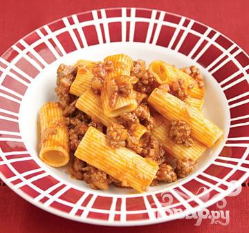 Рецепт Паста ригатони с пряным мясным соусом
