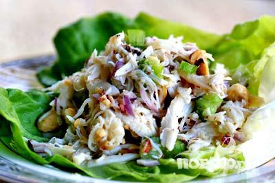 Рецепт Крабовый салат с грушей и орехами
