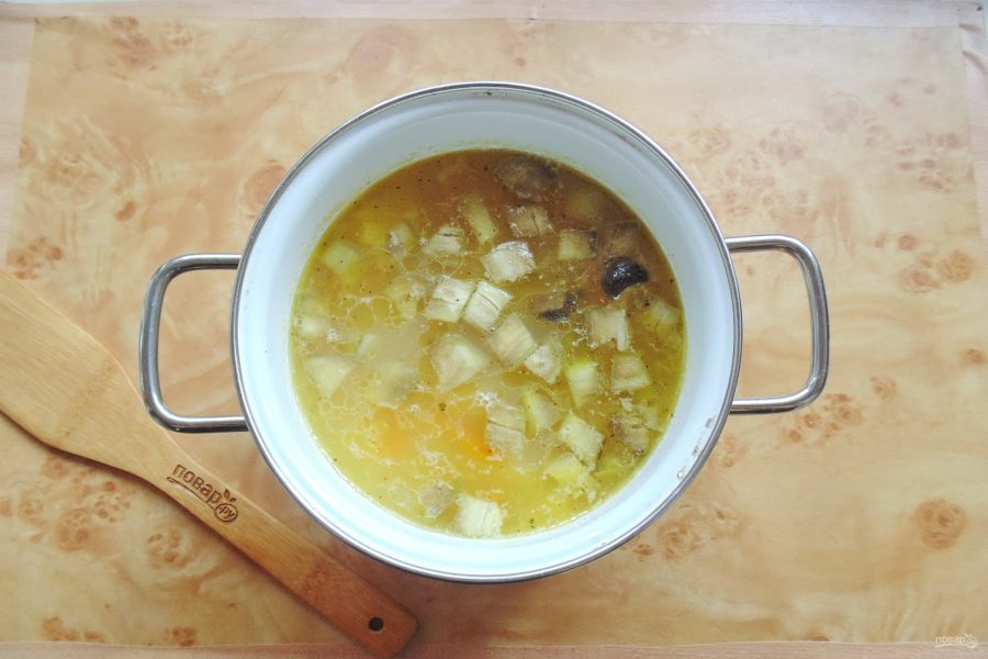 Фасолевый суп с баклажанами