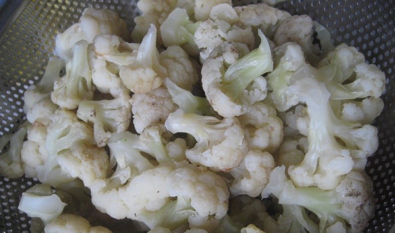Рецепт Салат из свежей цветной капусты
