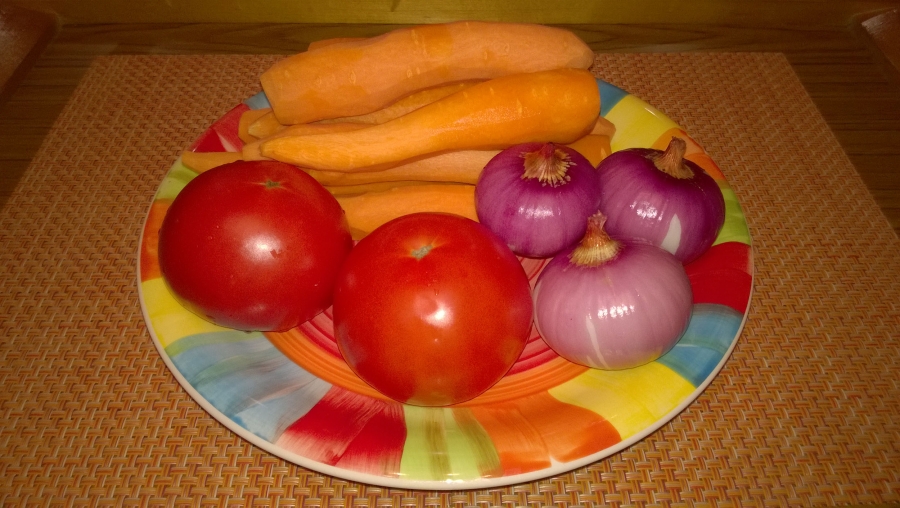 Рецепт Тушеная морковь с луком и помидорами