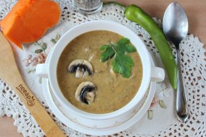 Тыквенный суп-пюре с шампиньонами