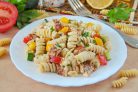 Салат с курицей и макаронами