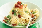 Спагетти с беконом и горохом