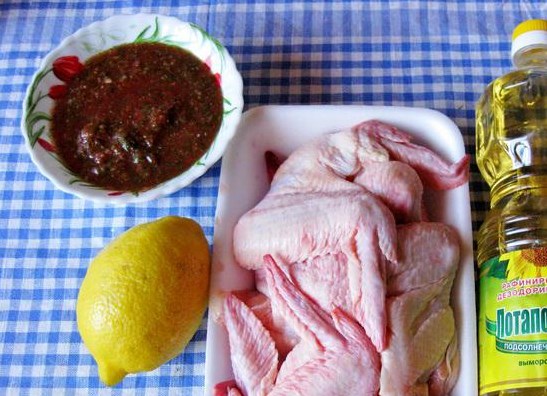 Рецепт Куриные крылышки в томатном соусе