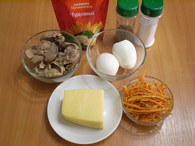 Рецепт Салат с корейской морковью и печенью