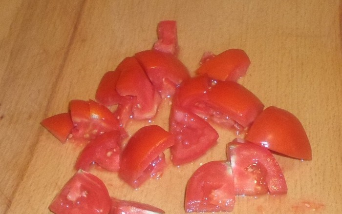 Cвинина с помидорами на сковороде