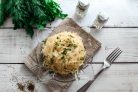 Слоеный салат с яблоками и сыром