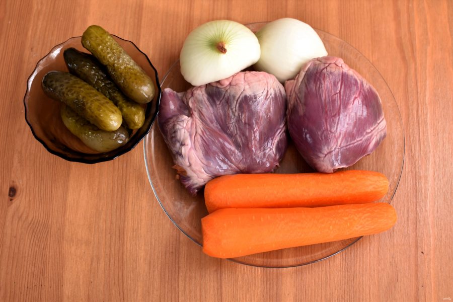 Салат с сердцем, морковью и луком
