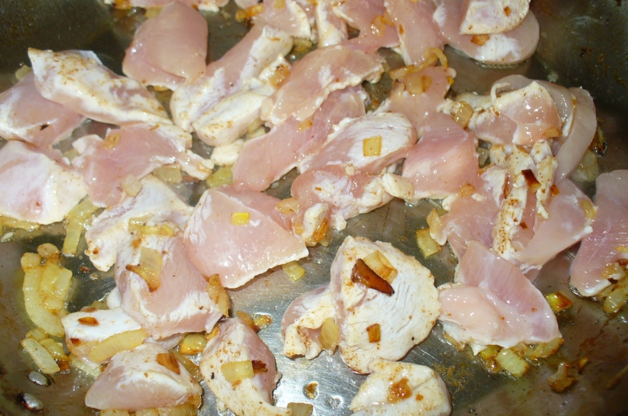 Рецепт Куриное филе под сырным соусом