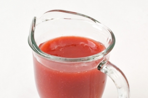 Соус для десерта из клубники и томатов