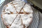 "Шарлотка" с мускатным орехом
