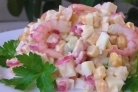 Салат с крабовыми палочками, с креветками и свежим огурцом