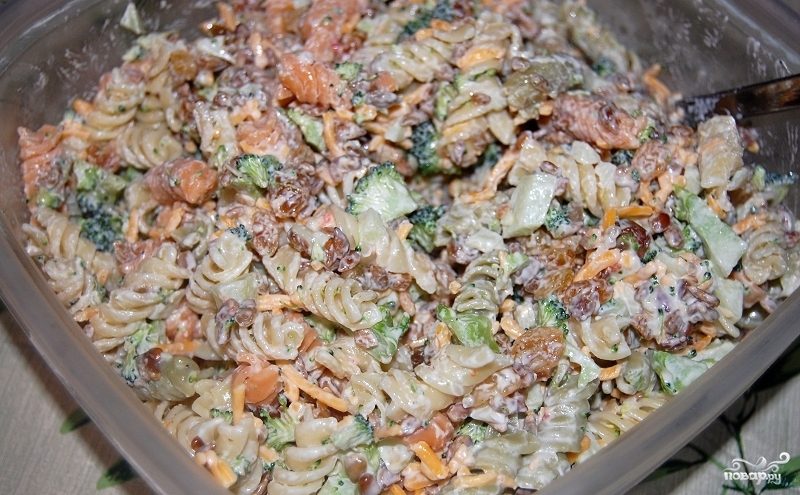 Рецепт Азиатский Салат с макаронами, говядиной, брокколи и ростками фасоли