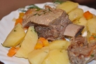 Тушеная картошка с ребрышками