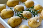 Картошка, запеченная в соли