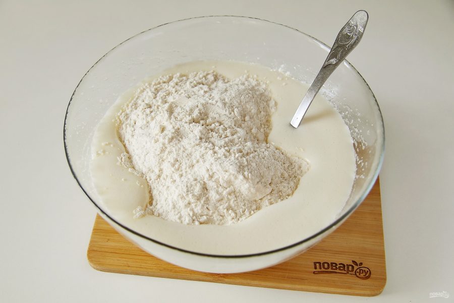 Стакан кефира стакан сахара стакан муки. Кефир с джемом. Кефир с сахаром. Стакан варенья стакан кефира стакан муки пирог. Пирог яйцо кефир сахар.