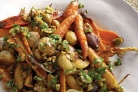 Жареная морковь с пастернаком и луком