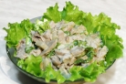 Салат из курицы с огурцом и кукурузой