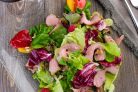 Фруктовый салат с радиччио и грецким орехом