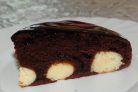 Рецепт шоколадного пирога с творожными шариками