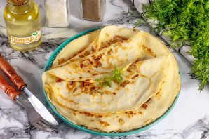 Блины с луковым припеком