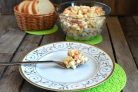 Салат с морковью и копченой горбушей