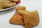 Хлебные крекеры с сыром
