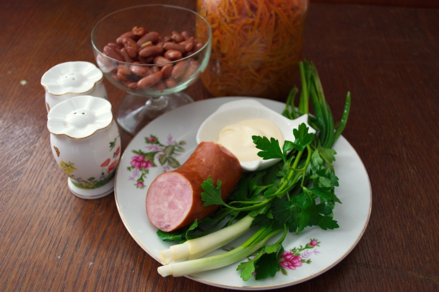Рецепт Салат с ветчиной и фасолью