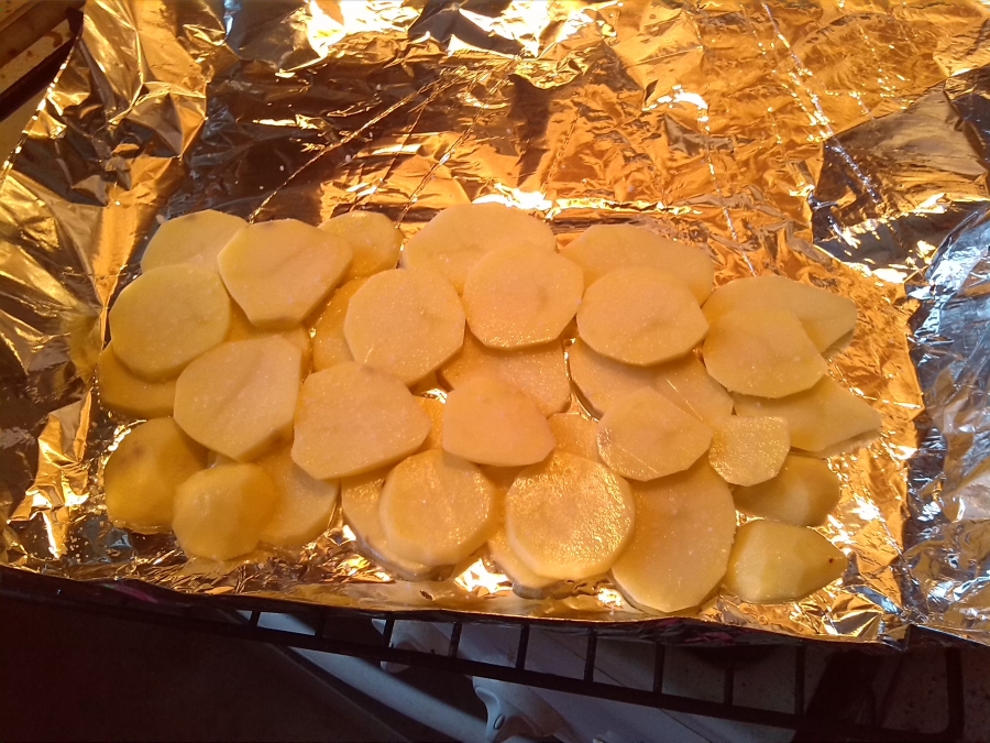 Рецепт Карп, запеченный в фольге с грибами и картофелем