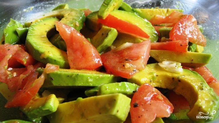 Рецепт Острый салат с авокадо и помидорами