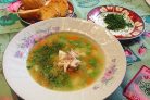 Суп с манкой и зеленым горошком