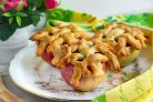 Яблоки, фаршированные карамелизированной сливой