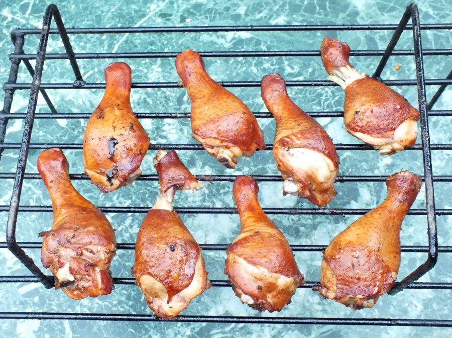 Куриные ножки в духовке на решетке подвешенные с картошкой рецепт с фото