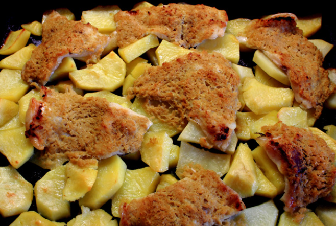 Пангасиус с картофелем в духовке